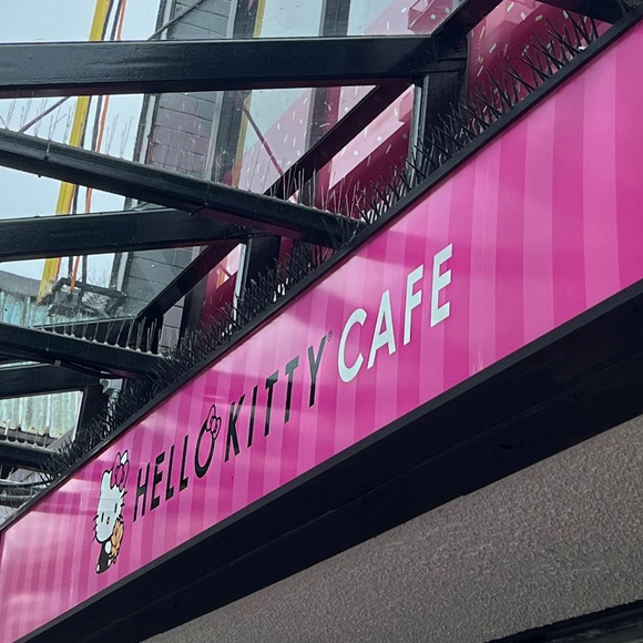 Hello Kitty Authentic Keychain From HK Cafe Vancouver - Picture 3 of 3